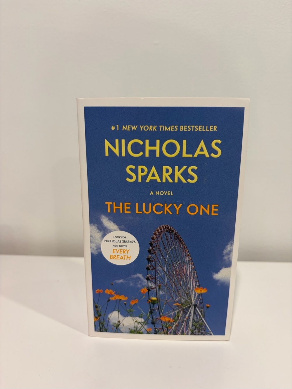 Nicholas Sparks "The Lucky One" Paperback - Novel